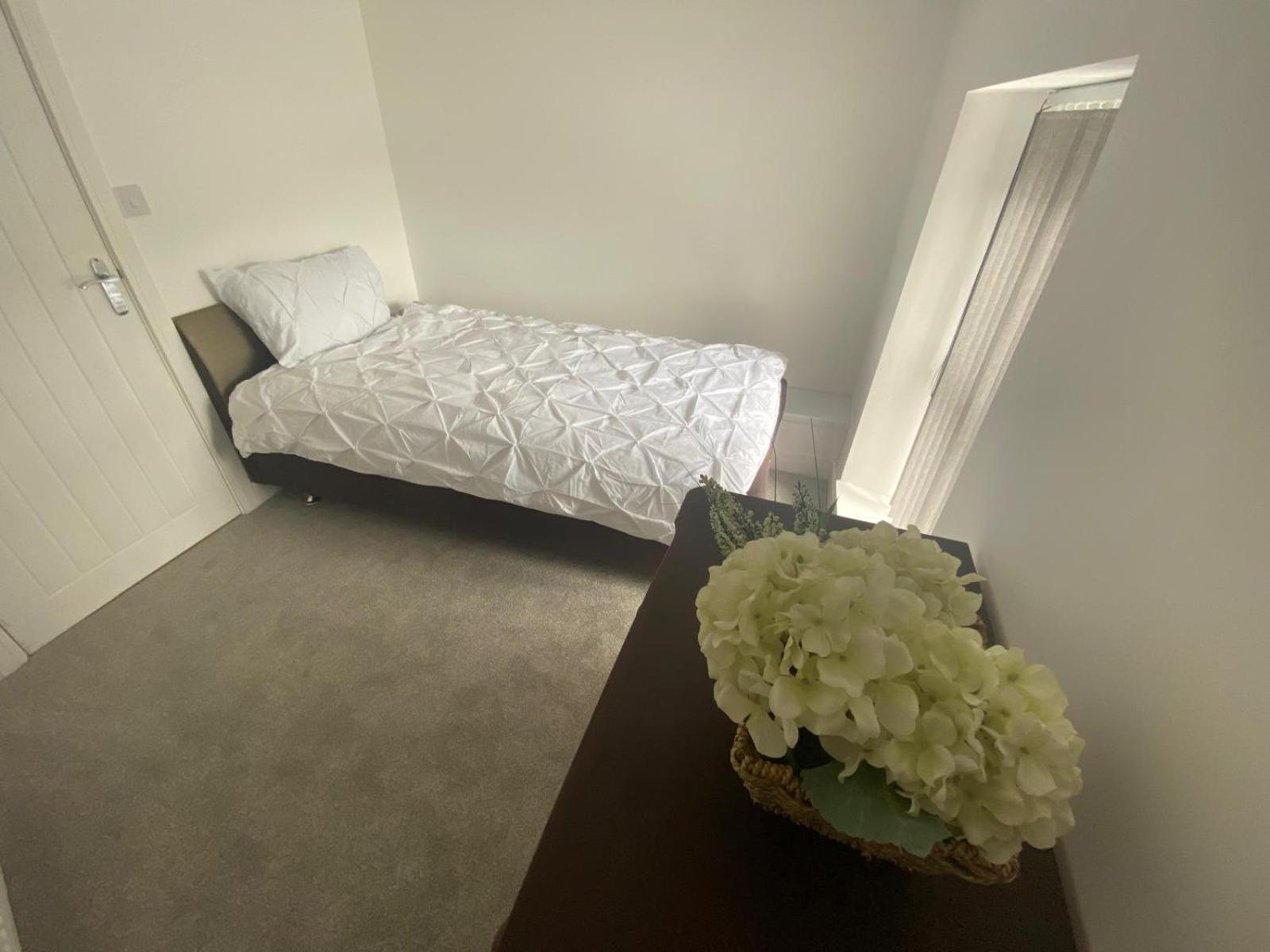 Brithdir Cottage ميرثير تيدفيل المظهر الخارجي الصورة
